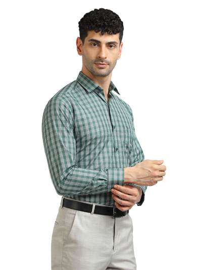 Model wearing Clarke Gable's Pista With White Checked Formal Shirt in a casual setting