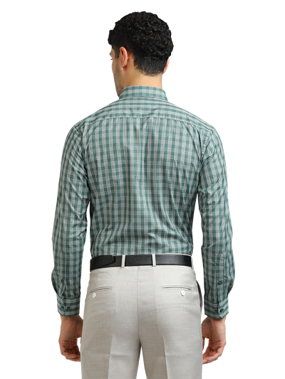 Model wearing Clarke Gable's Pista With White Checked Formal Shirt in a casual setting