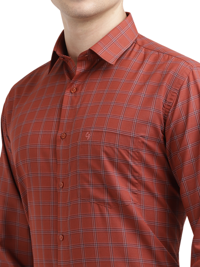 Model wearing Clarke Gable's Reddish Brown With White Checked Formal Shirt in a casual setting